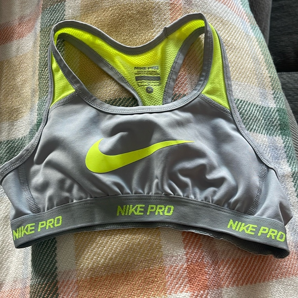 Girls Nike pro top
